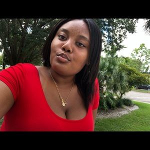 Meet your Posher, Kayla